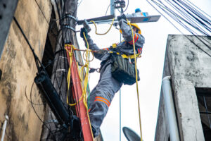 Vitória abre seleção para engenheiro elétrico com salário de R$ 7,2 mil