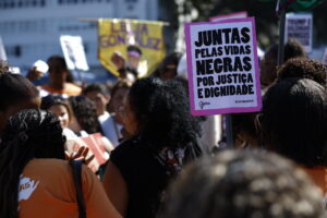 Escolas estaduais vão concorrer a R$ 25 mil para criar projetos de educação antirracista