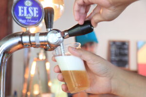 4º VianaBeer reúne cerveja artesanal vianense, gastronomia e música no ES