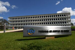 Deputado aciona TCU para investigar compra de veículos de luxo pelo TST
