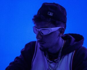 Artista capixaba Zbra estreia na cena musical do ES com álbum ‘ABYZZ’