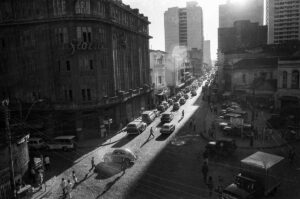 Exposição ‘Sombra do Tempo’ resgata imagens de Vitória nas décadas de 1940 e 1960