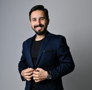 ‘Contabilizando Revoltas’: contador-humorista Lucas Lima se apresenta em Vitória