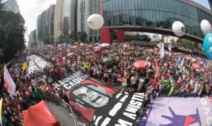 Da rua para a tela: por que os atos políticos estão murchando?