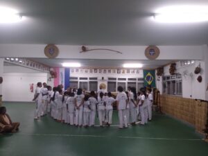 Comunidade de Santo André recebe oficinas gratuitas de capoeira, em Vitória