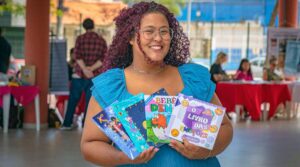 Escritora capixaba lança livros infantis que tratam das emoções neste sábado (25)