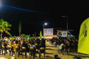 Cinema itinerante movido a energia solar percorre 30 cidades do Espírito Santo