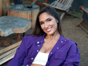 Cantora capixaba Carol Lemke lança o EP ‘AZULEJO’ nesta sexta (24)