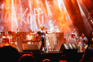 Ada Koffi lança EP ‘Coração Griô’ celebrando a ancestralidade e tradições afro-brasileiras