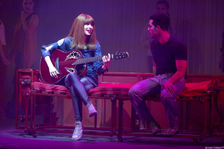 ‘Rita Lee – Uma Autobiografia Musical’ chega ao ES para 4 apresentação