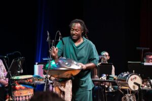 Luccas Martins leva o som do handpan brasileiro a festival internacional em Portugal