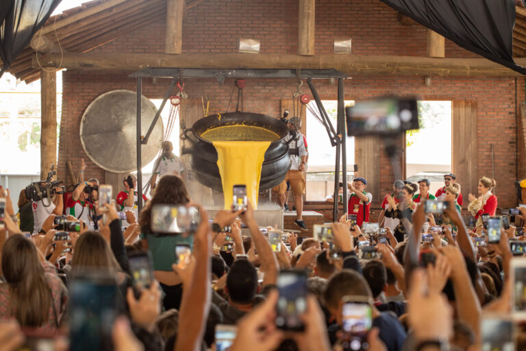 Festa da Polenta em Venda Nova do Imigrante deve atrair 45 mil visitantes em 2025
