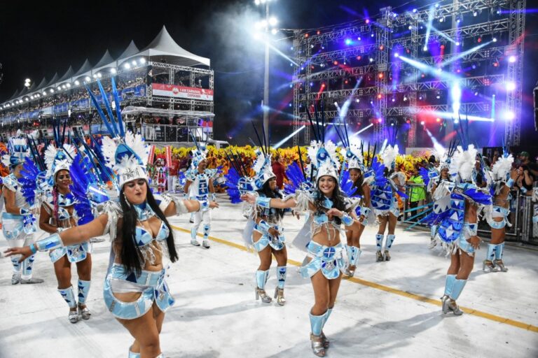 Mais da metade dos ingressos do Carnaval de Vitória 2026 já foi vendida; veja onde comprar