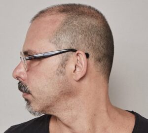 Quadrinista André Dahmer participa de bate-papo literário no Centro de Vitória