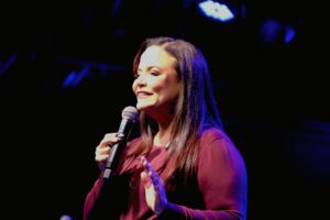 Andréa Vermont realiza palestra sobre desenvolvimento humano em Vitória