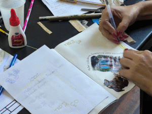 Sarau da Barão lança fanzine produzido em oficinas de escrita criativa, em Vitória