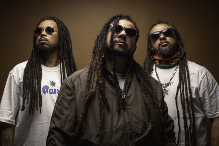 Herança Negra faz turnê do novo álbum pelo Sudeste e diz não a streaming