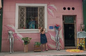 Casa da Stael faz oficina de confecção de adereços sustentáveis para o carnaval