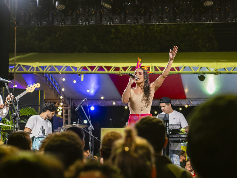 Cantora Juana Zanchetta faz dois shows no fim de semana com música inédita no repertório