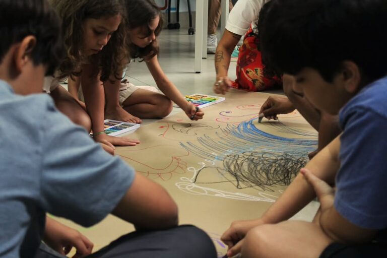 Lab Emocionário inicia atividades com produção artística e literária de crianças em Vitória