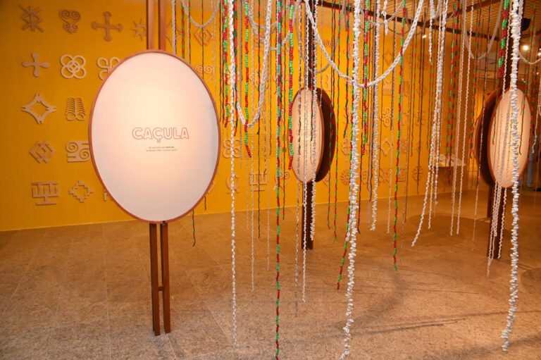 Exposição ‘Línguas africanas que fazem o Brasil’ ganha novo catálogo com lançamento nesta terça (18)