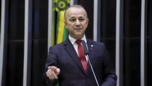 Helder Salomão ‘entra no jogo’ e mira disputa ao Governo do ES em 2026