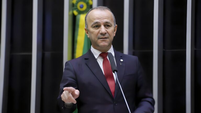 Helder Salomão ‘entra no jogo’ e mira disputa ao Governo do ES em 2026