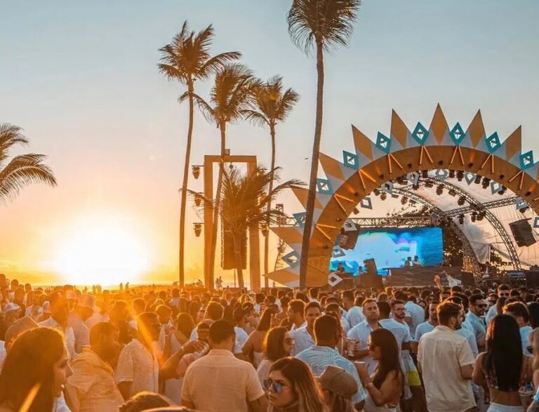 Festa Fica Comigo abre programação de verão de casas de shows em Guarapari