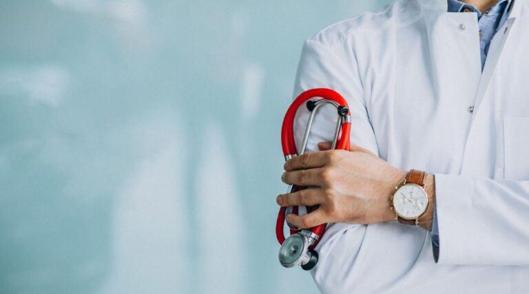 Vila Velha abre processo seletivo na área da saúde com salários de até R$ 10 mil