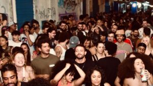 Disco Voador chega à 3ª edição neste sábado com baile 100% vinil no Centro de Vitória