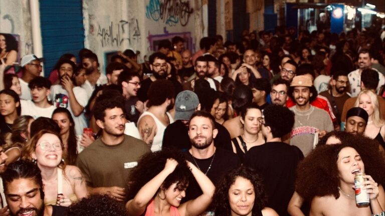 Disco Voador chega à 3ª edição neste sábado com baile 100% vinil no Centro de Vitória