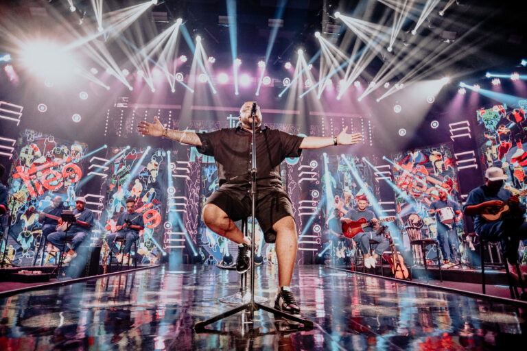 Tiee retorna a Vitória com o show ‘Samba Pro Meu Povo’, neste sábado (20)