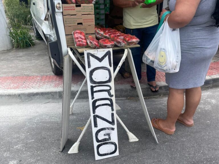 Crônica: Mas a vida não é um morango por que mesmo?