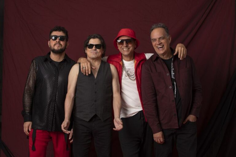 Jota Quest e Barão Vermelho se apresentam em casa de shows de Guarapari