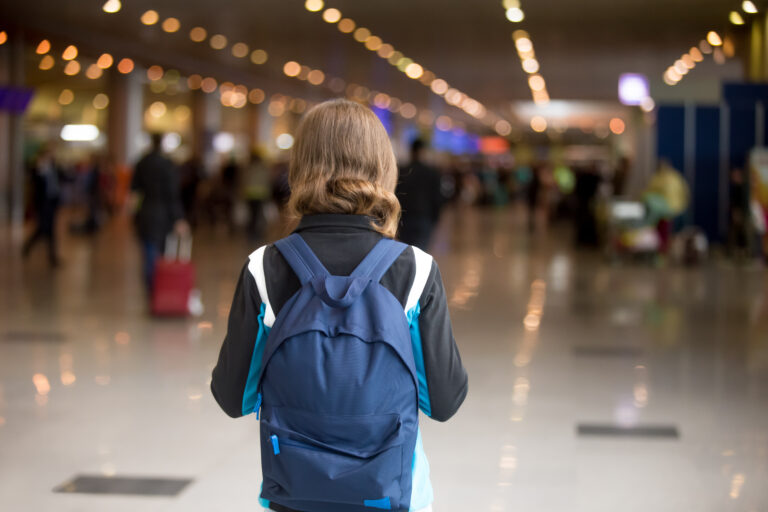 Autorizações Eletrônicas de Viagem de Menores crescem 933% no Espírito Santo