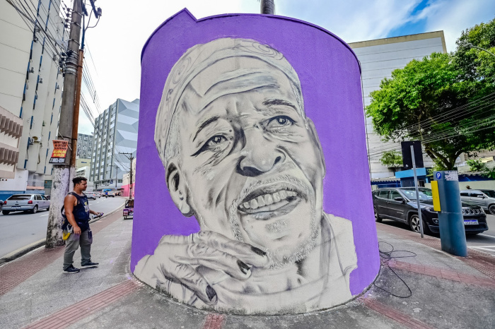 Arte urbana colore Vitória e celebra personagens da cultura e do esporte do ES