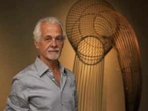 ‘Do Traço ao Aço’ apresenta percurso criativo do escultor Vilar na Casa da Memória