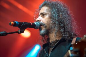 Prosas Literárias recebe o escritor e cantor Sandrera no Espaço Thelema, em Vitória