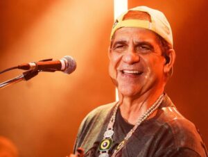 Durval Lelys faz show gratuito em Guriri neste fim de semana; confira a programação