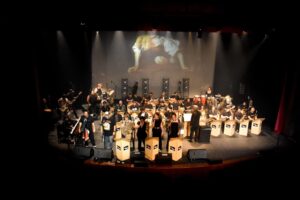 Lordose pra Leão celebra 35 anos com lançamento de single junto à Orquestra Pop & Jazz