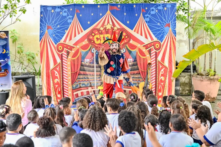Casa do Governador recebe cortejos, espetáculo e atividades para as crianças