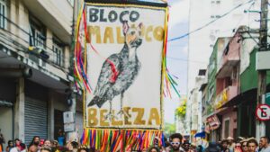 Bloco Maluco Beleza ocupa a Rua Sete na manhã de domingo de Carnaval em Vitória