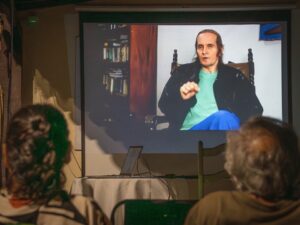 Cine Sarau da Barão exibe encontro literário entre Carolina Maria de Jesus e João Cândido