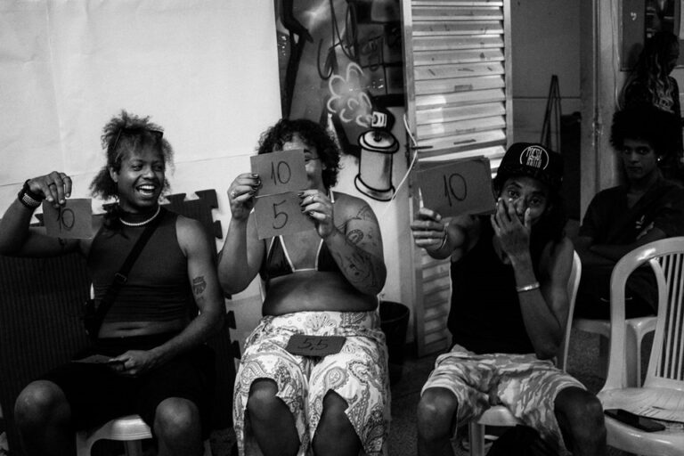 Projeto Território de Palavras realiza batalha de Slam no bairro Resistência, em Vitória