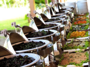 Feijoada Steffen aposta em samba, open bar e uma tonelada de sabor na Serra