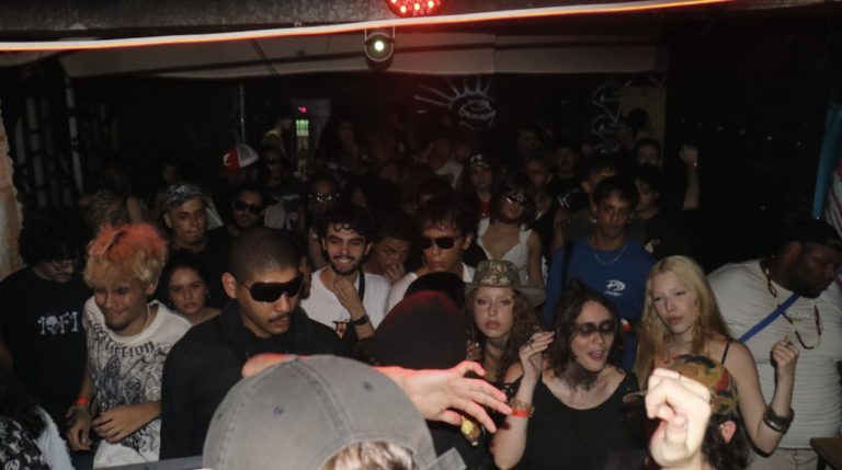 Evento agita o Centro de Vitória unindo tribos do graffiti, tattoo e música