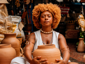 Ione Reis passa a integrar acervo permanente do MAES em nova exposição coletiva