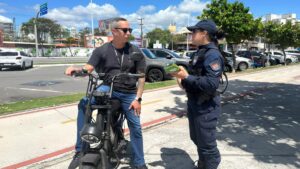 Lei estabelece regras para bikes elétricas e patinetes em Vitória