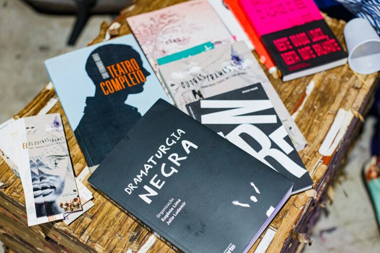 Literatura em movimento: evento gratuito promove trocas e leituras em Vitória