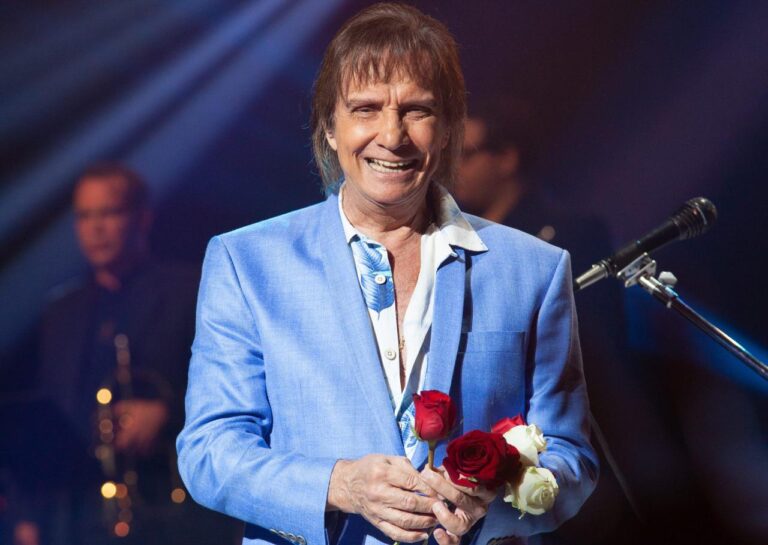 Roberto Carlos celebra aniversário com show em Cachoeiro de Itapemirim